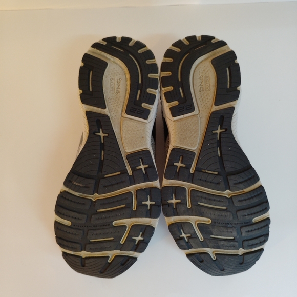 Brooks Men's Gray Running Shoes - Picture 5 of 10